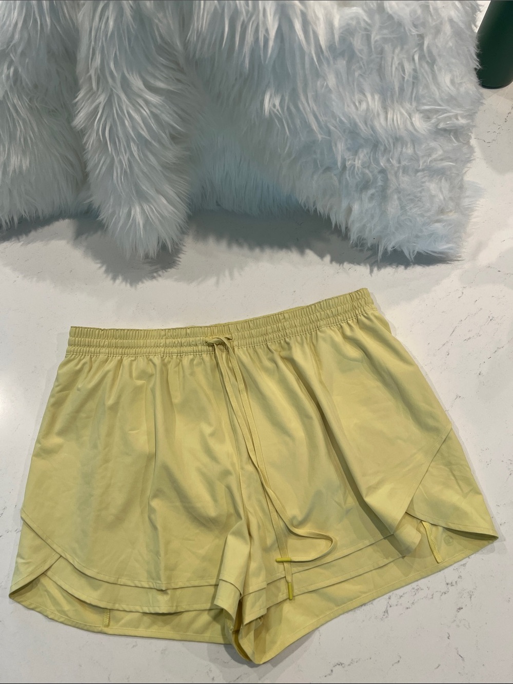 NWT Calia Step Up Light Yellow High Rise Shorts 3” inseam  -Size L